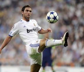 开云体育app-东决关键战焦点战，塞维利亚强势拿下曼联，欧联杯霸主再显神威