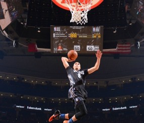 开云官网2026-西亚卡姆末节接管比赛，魔术主场力克骑士