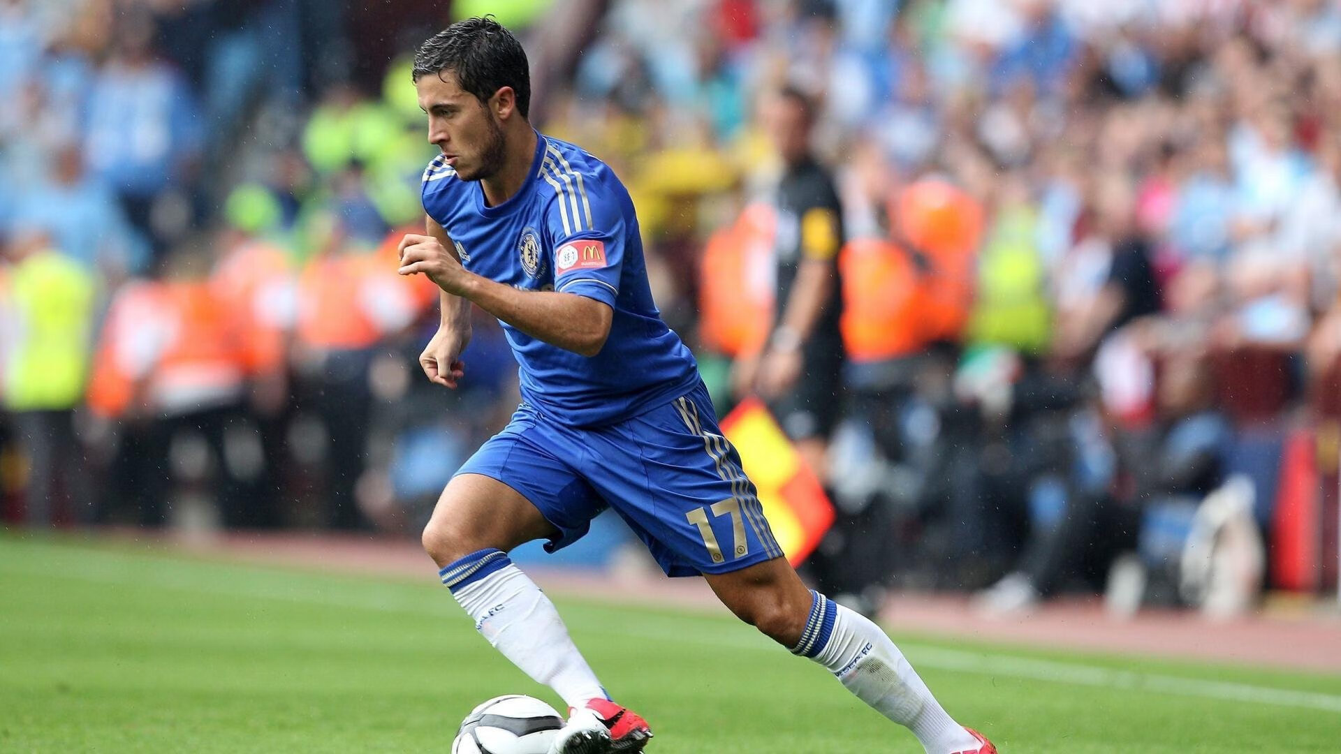 詹姆斯爆发难挽狂澜，雷霆连续得分压制北京队的战术启示