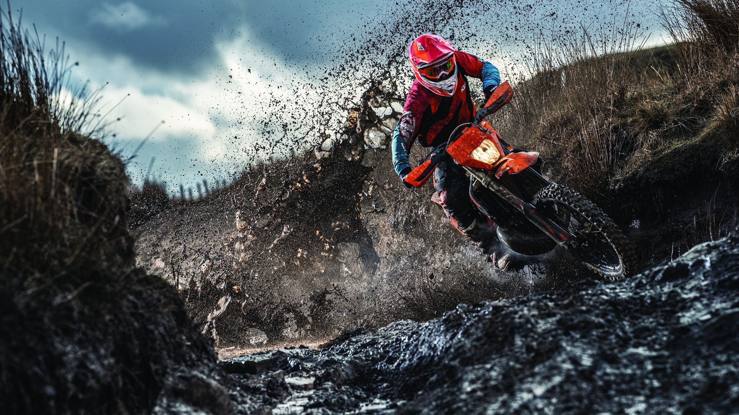 赛道与球场的双重奏鸣，F1新赛季揭幕战与勇士力克雷霆的竞技启示