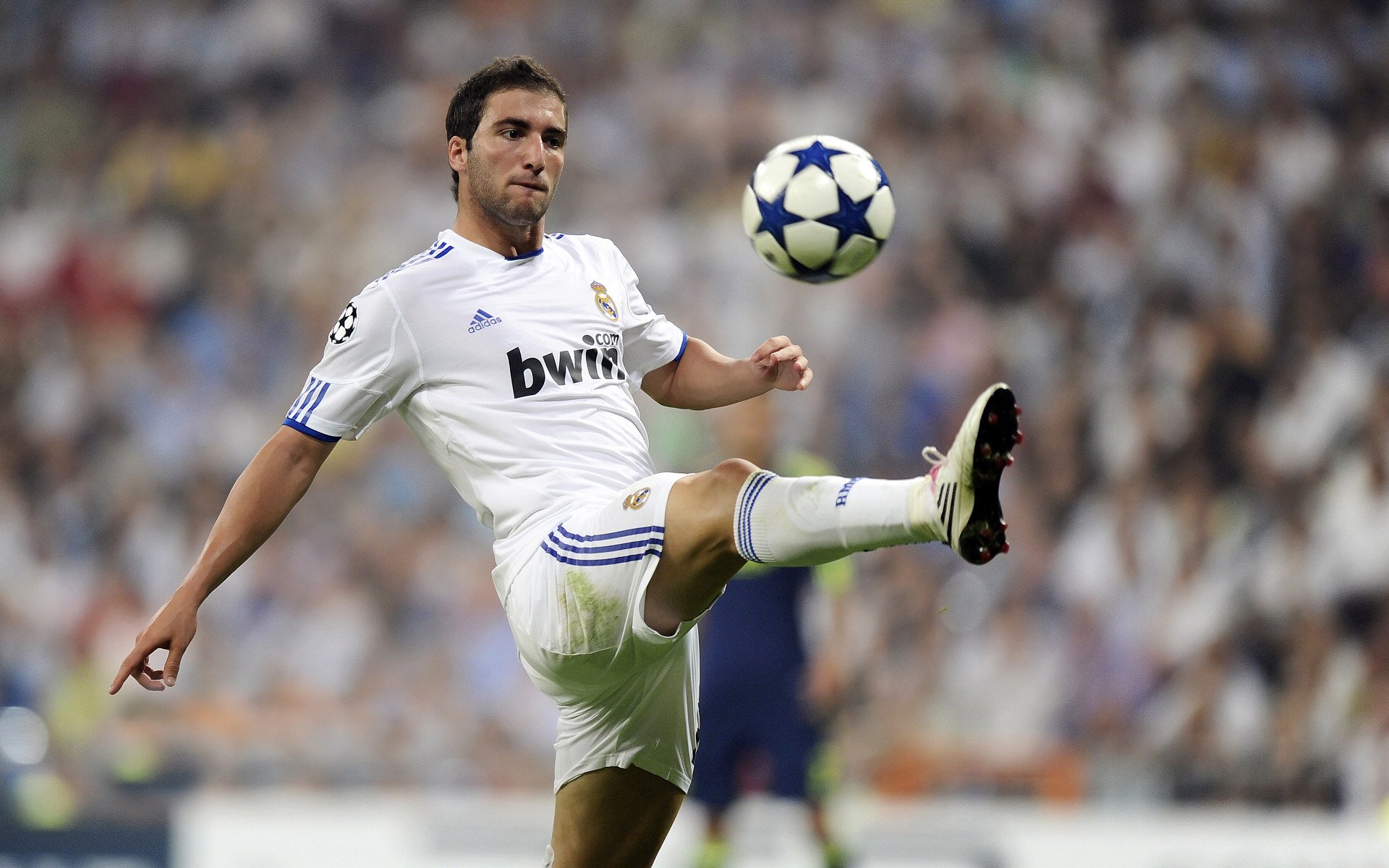 东决关键战焦点战，塞维利亚强势拿下曼联，欧联杯霸主再显神威